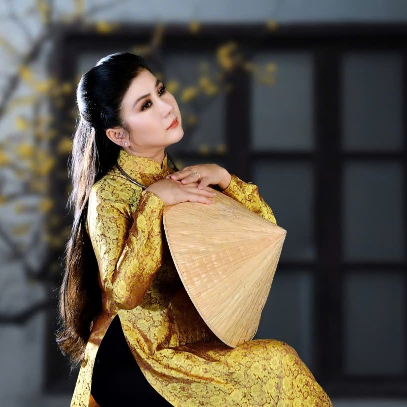 Soạn giả - Nghệ sĩ Cải lương Linh Huyền